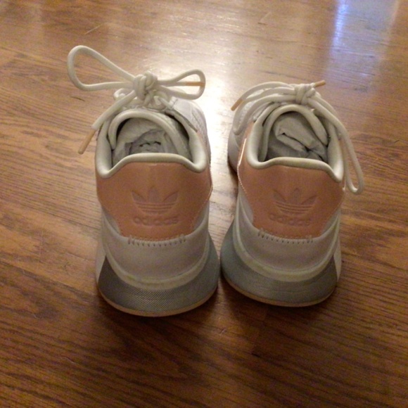 Adidas women’s sneakers - Picture 6 of 6